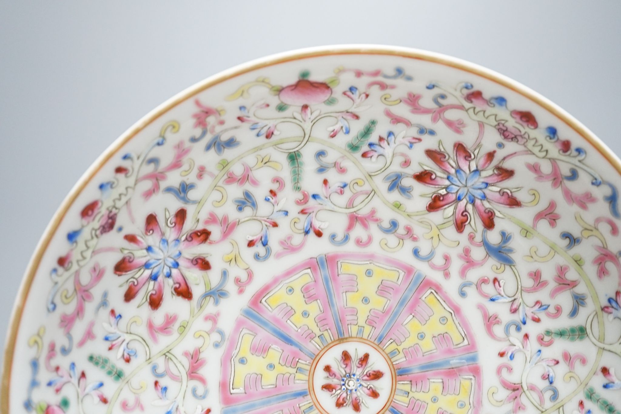 A Chinese famille rose enamelled dish, Qianlong mark, 19cm